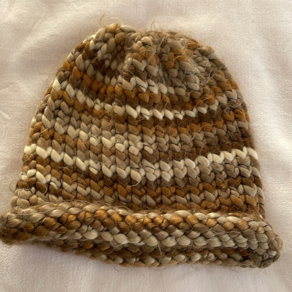 Hand-knitted hat - Picture 4 of 7